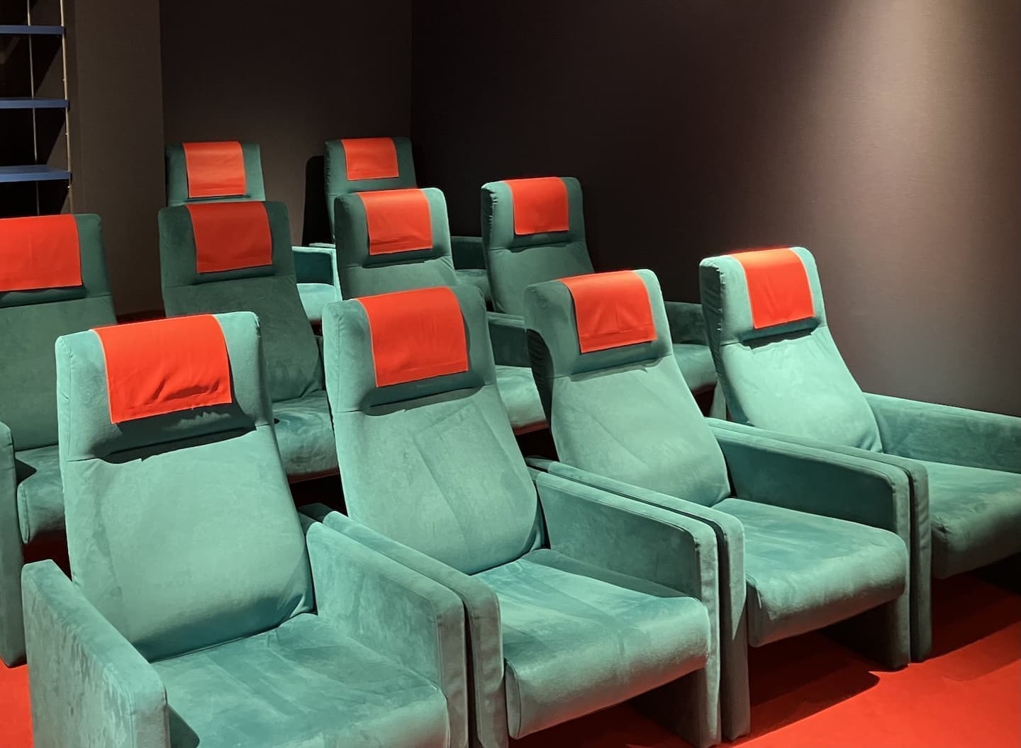 高級リクライニングシートの写真